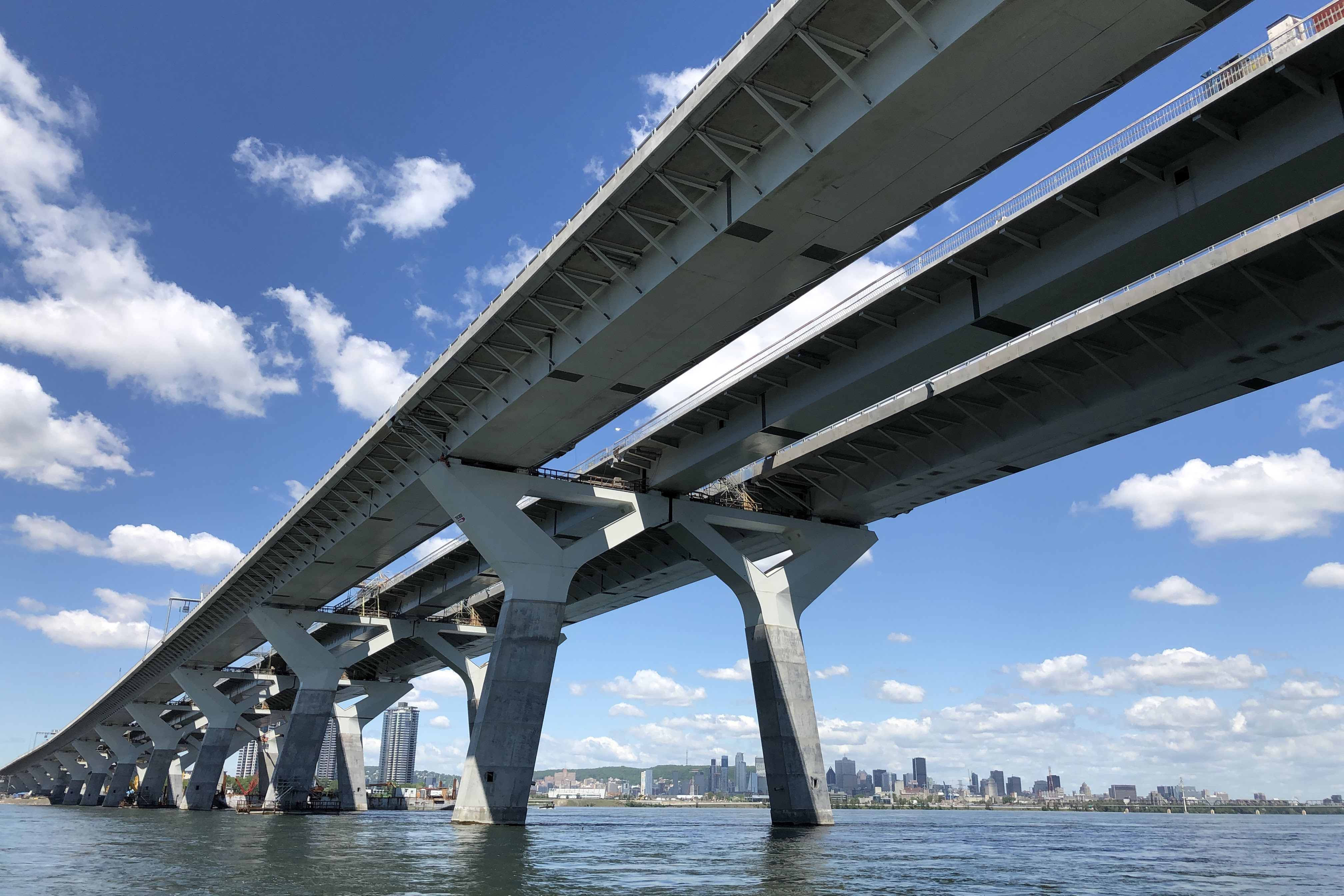 Image of the new Samuel-de Champlain Bridge