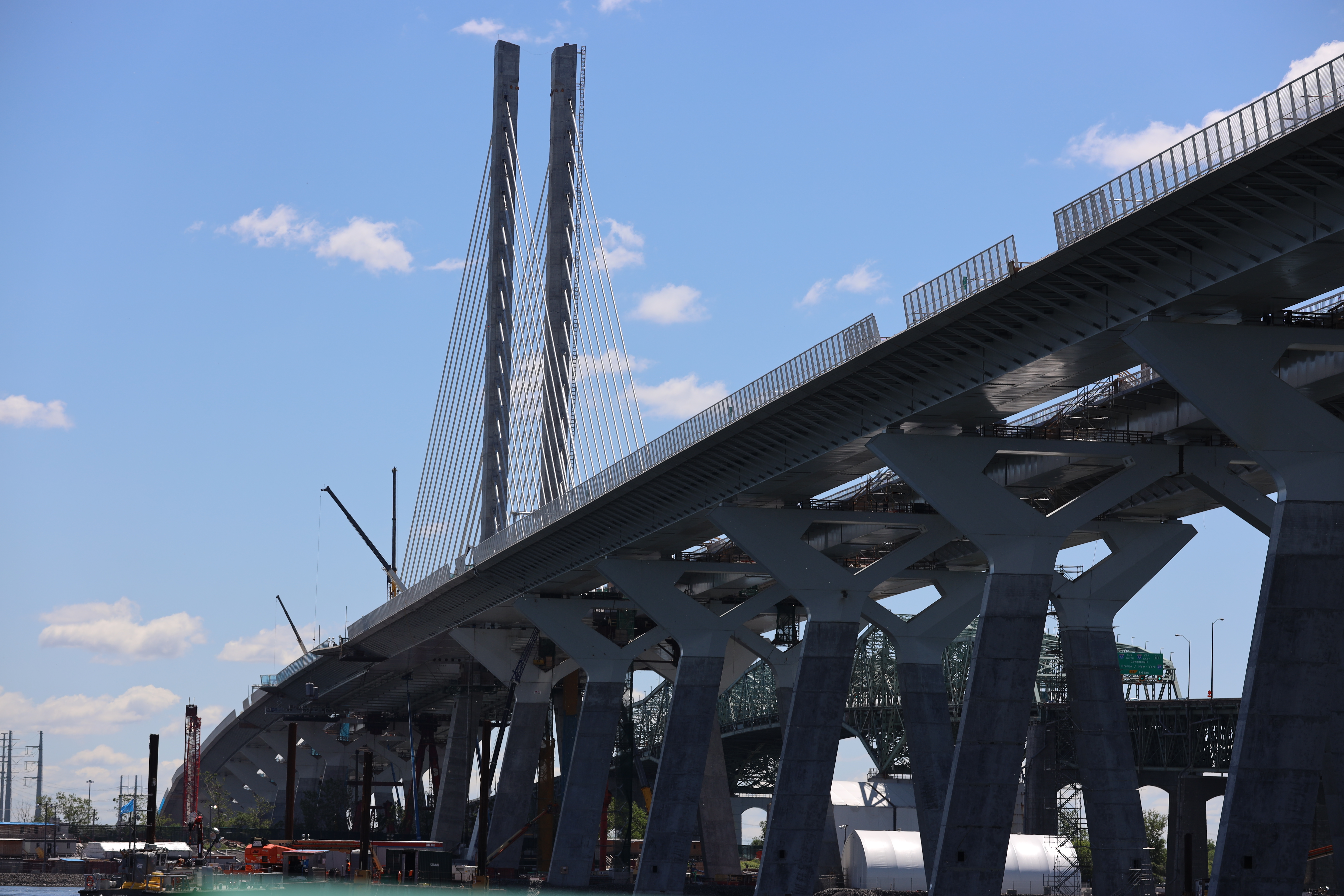 Image of the new Samuel-de Champlain Bridge